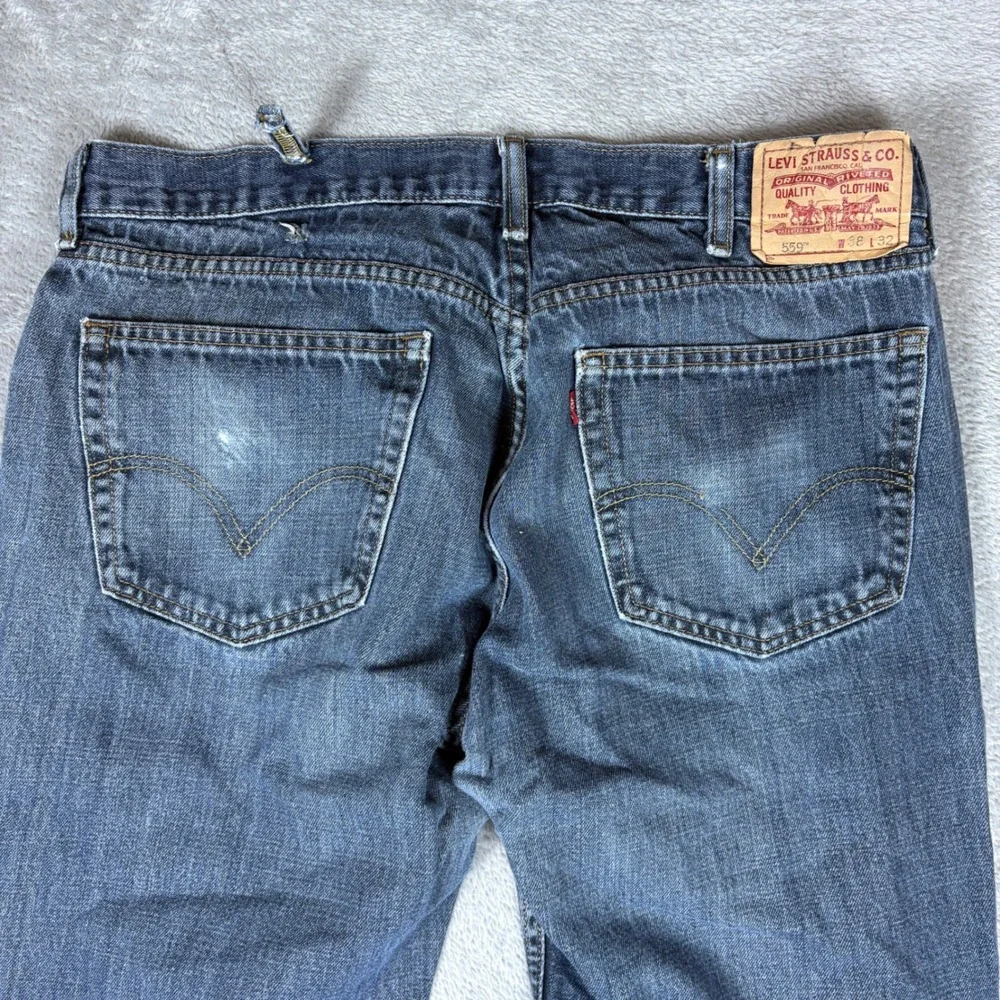 Levi's Jeans Men 38x32 559 Relaxed Straight Blue Whiskered Faded‎ Denim
